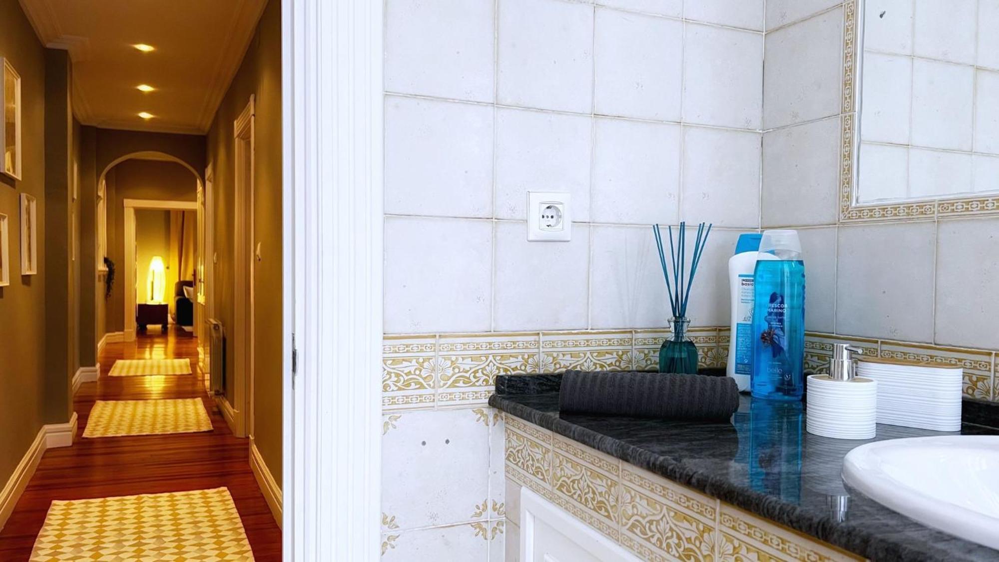 Centrica Y Amplia Vivienda Turistica Con Wifi Apartment Bilbao Exterior photo